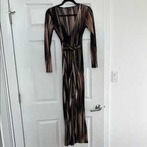 Fashion Nova Black and Cream Bodycon Dress Long Sleeve V-Neck